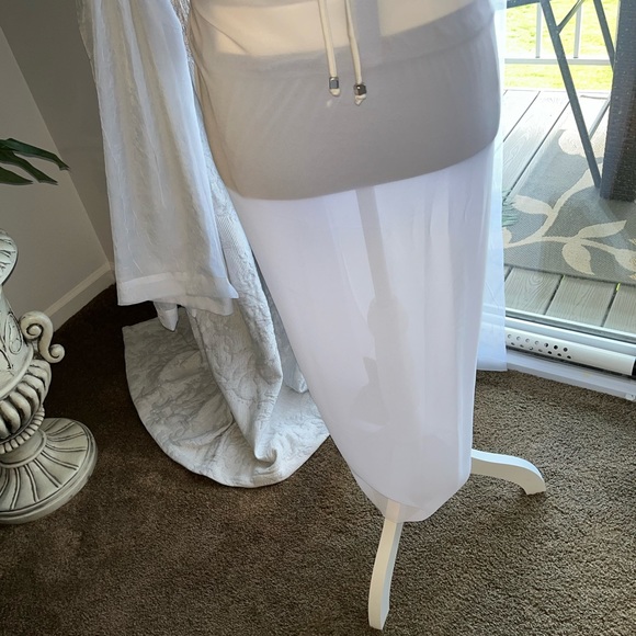 White Pareo/Sarong - Picture 3 of 4